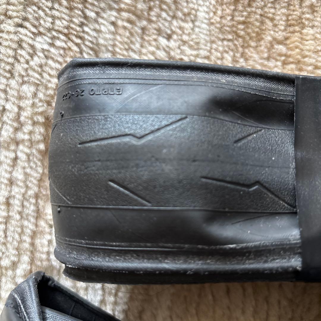 P ZERO RACE 700x26C クリンチャータイヤ