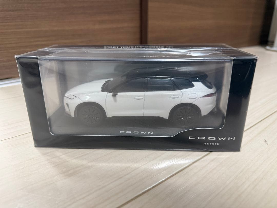 磯*オ様 クラウンエステート　PHEV　ミニカー　ブラック× プレシャスホワイト