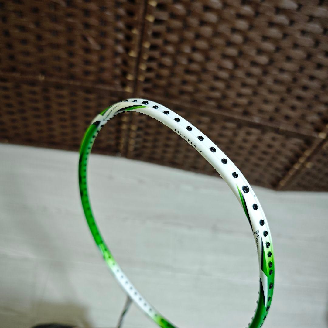 【極美品】 YONEX VOLTRIC30 5U G6 バドミントンラケット