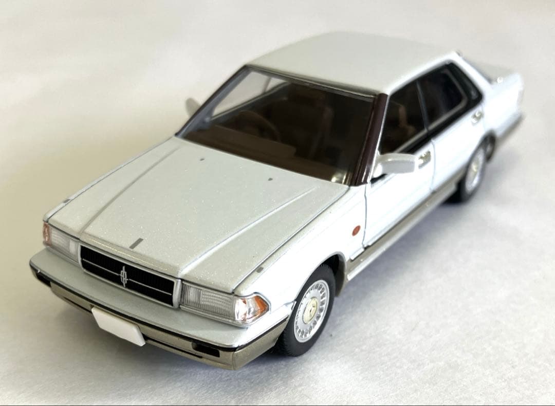 TOMICA LIMITED VINTAGE NEO Nissan セドリック