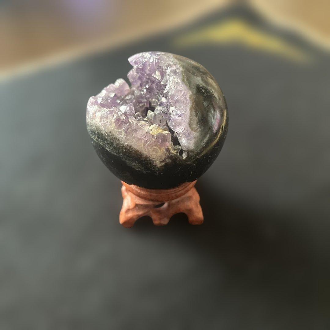 天然石笑い口アメジスト置物台座付き！