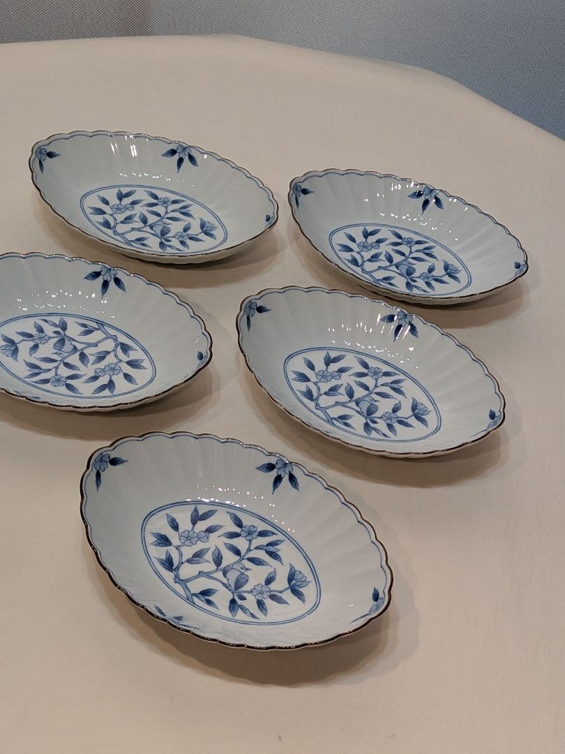 たち吉　オーバル　染付　菊型輪花皿　5客　　カレー皿　中皿　花鳥図　未使用品