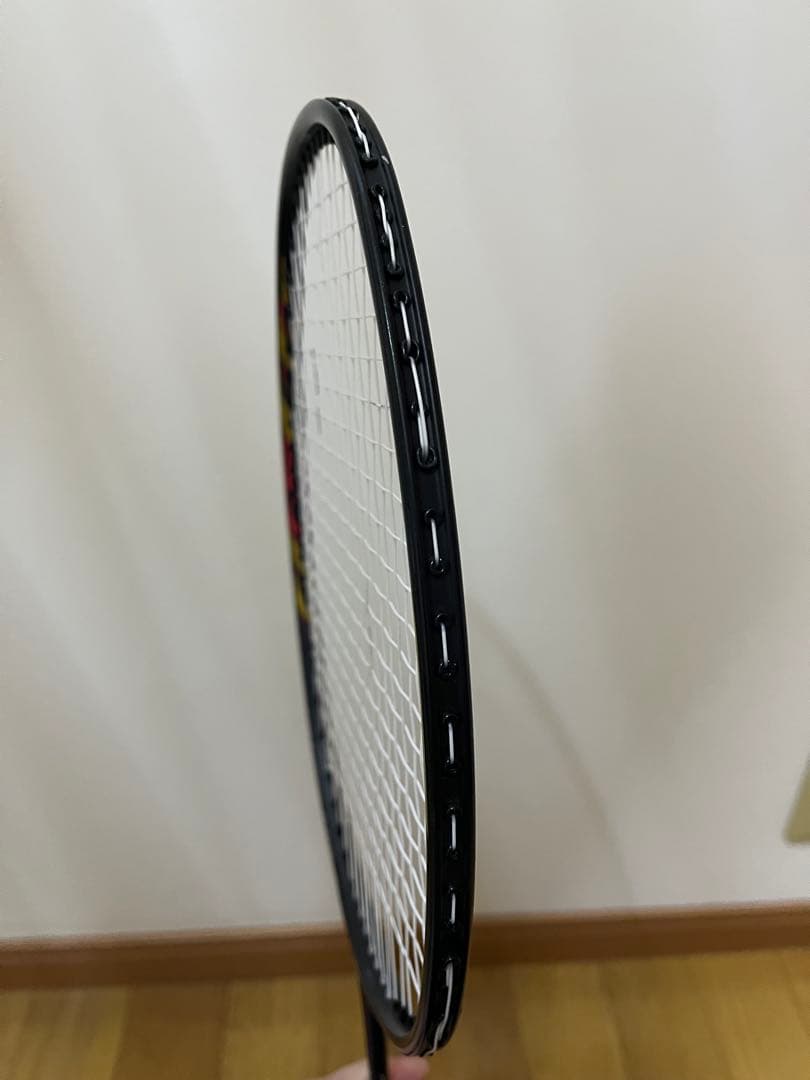 ［はるか］【美品】 YONEX ナノフレア800 4ug5