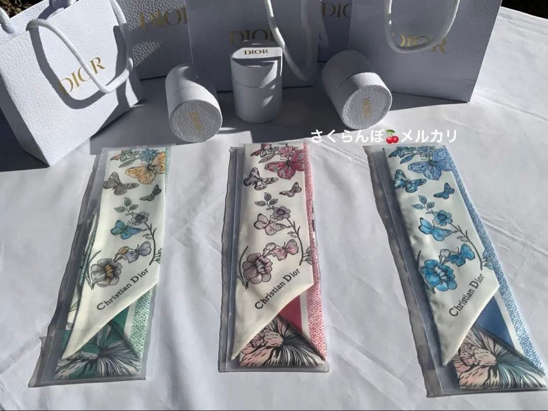 DIOR ノベルティ　ミッツァ 3種色、蝶々　スカーフ[箱、ショッパー付き]