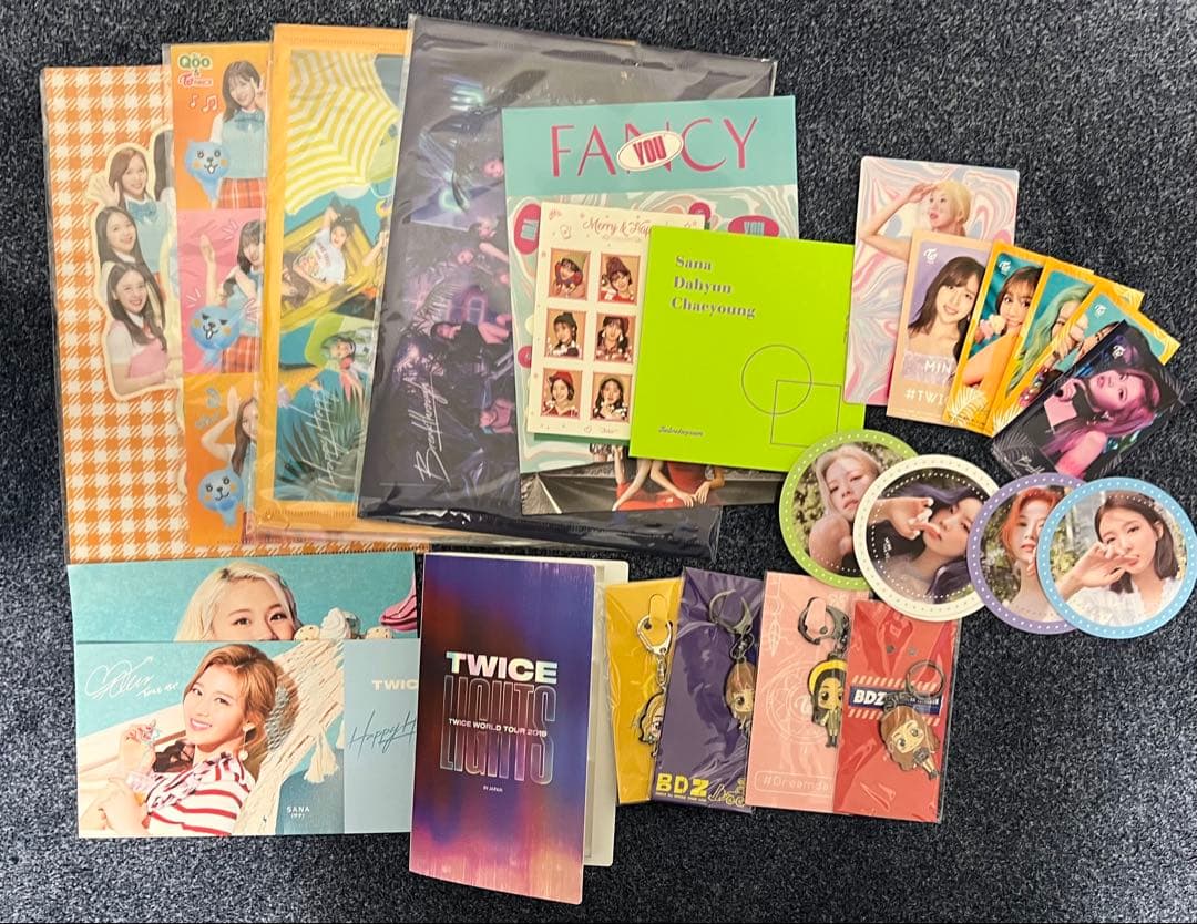 ‪^_−‪♡ 　TWICE グッズ まとめ売り