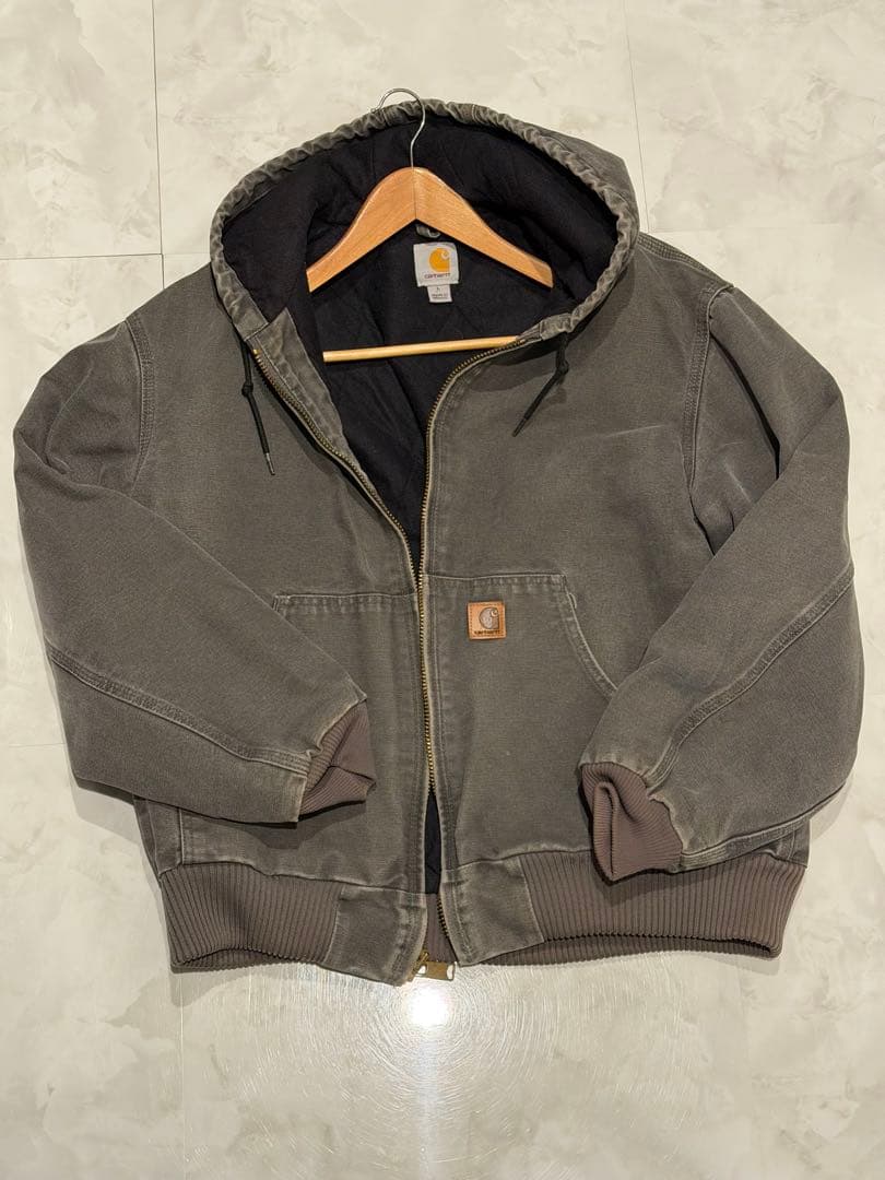 Carhartt 00sアクティブジャケット ブラック フェード グレー 短丈