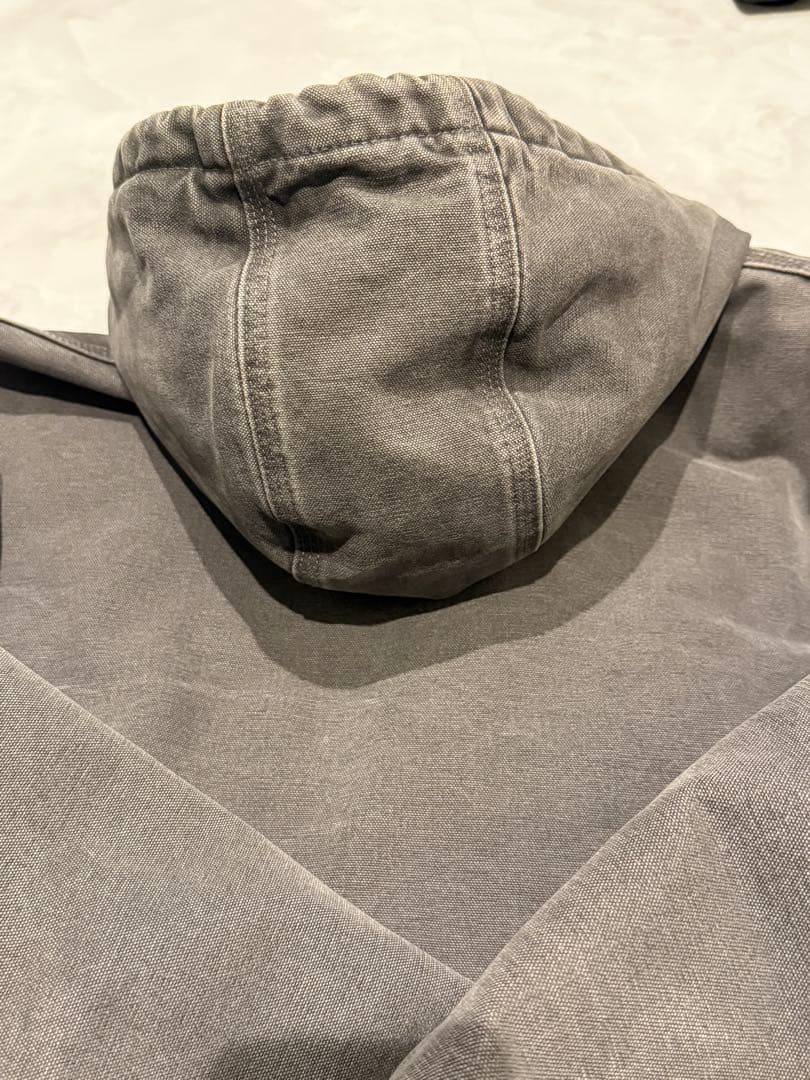Carhartt 00sアクティブジャケット ブラック フェード グレー 短丈