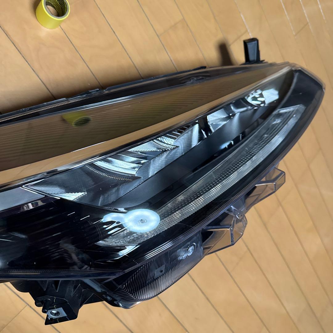 日産Ｐ15キックス　ヘッドライト右　美品　ハウジング