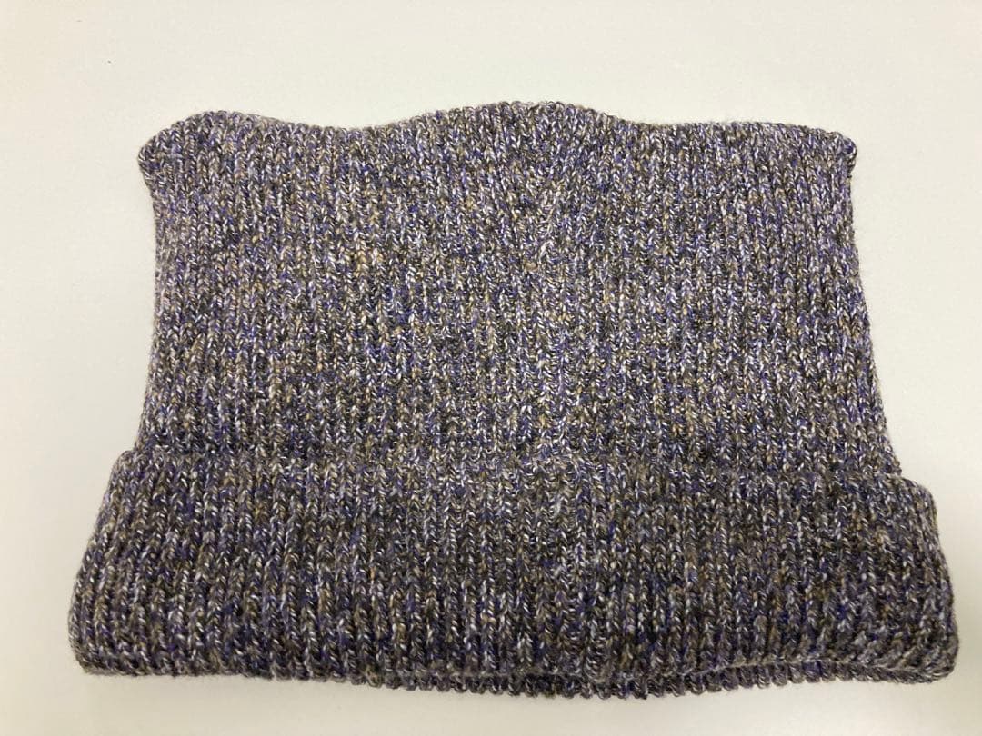 Coyseio グレー系ニット帽 刺繍ロゴ付き