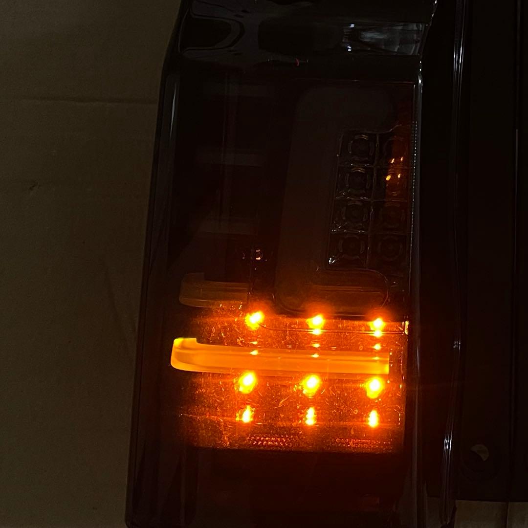 訳あり未使用品 ダイハツ タントカスタムLA600流星ウインカーLEDテール