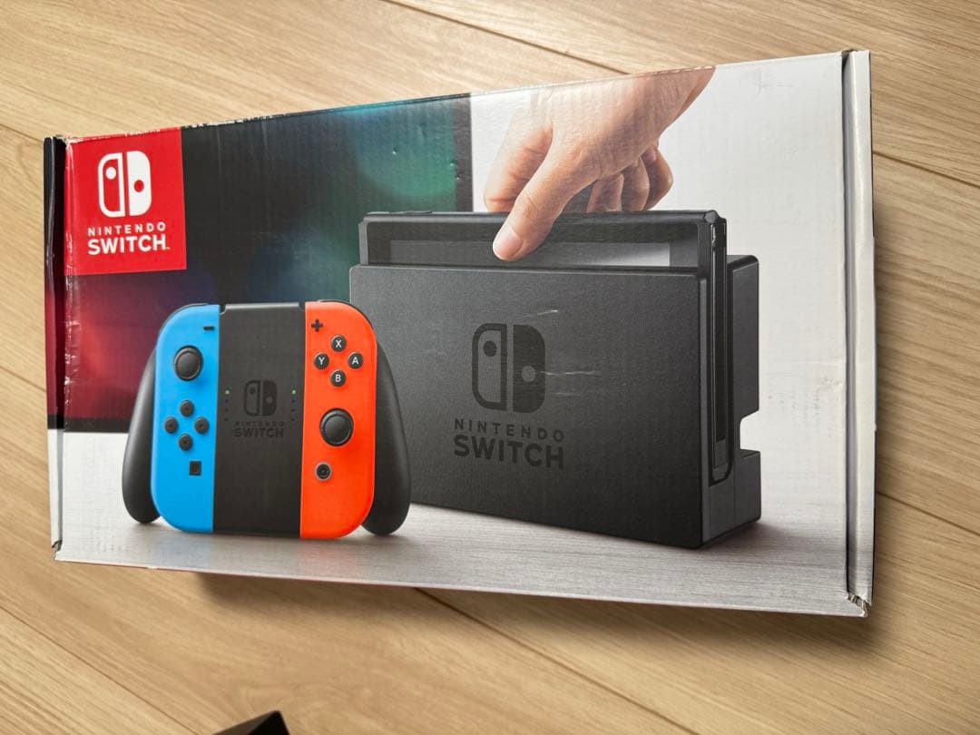 【超美品】Nintendo Switch 本体　箱＆付属品＆ケース付き