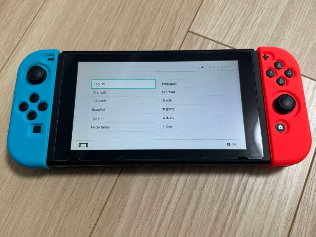【超美品】Nintendo Switch 本体　箱＆付属品＆ケース付き