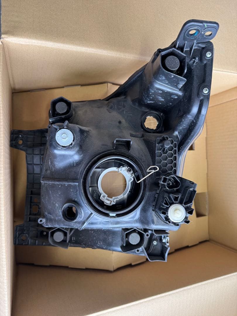 スズキワゴンR右ヘッドライトユニット中古大きいキズ等無しステー折れ無しMH55S