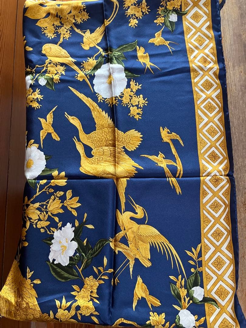 最終価格！【新品・未使用】グッチ　GUCCI イタリア製シルクスカーフ