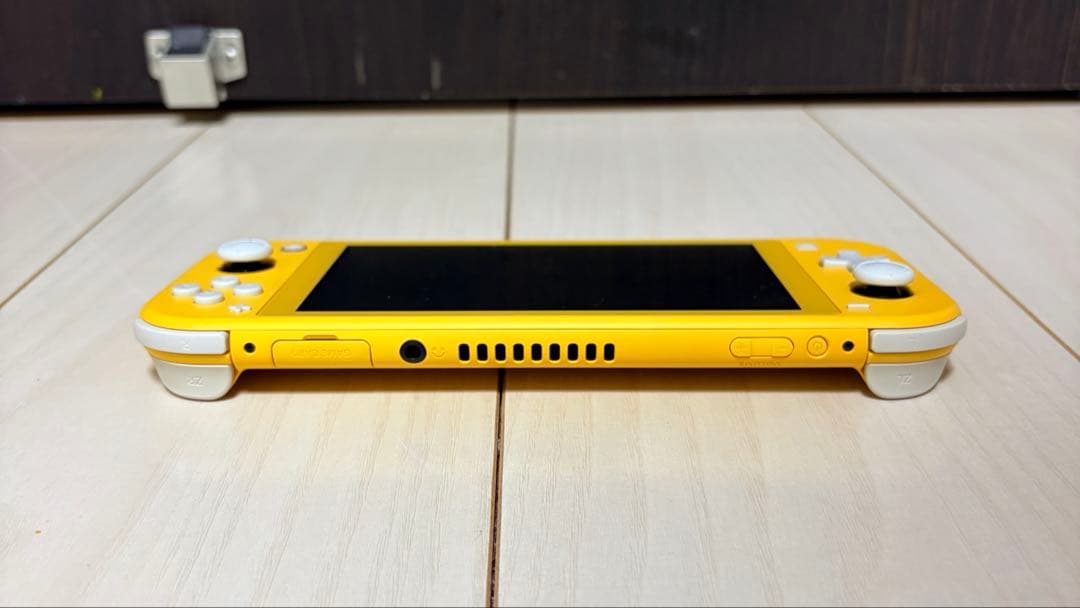 Nintendo Switch Lite イエロー 本体 充電器付 動作確認済み