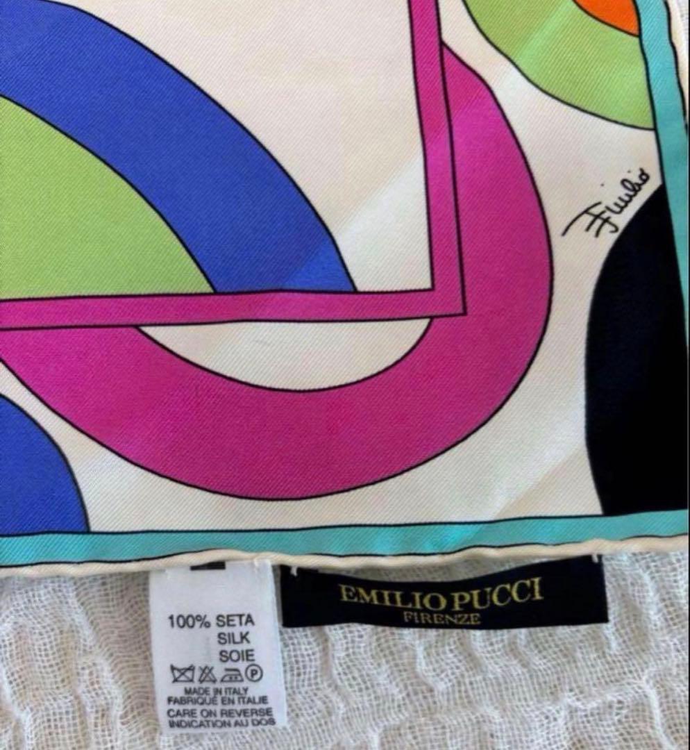 【極美品】Emilio Pucci シルクスカーフ 57×57cm