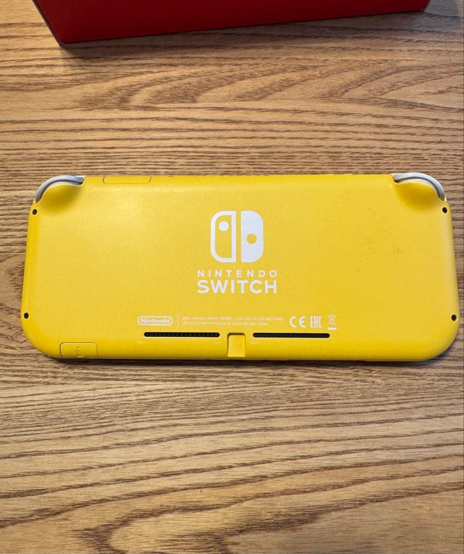 Nintendo Switch Lite イエロー スイッチライト【ケース付き】