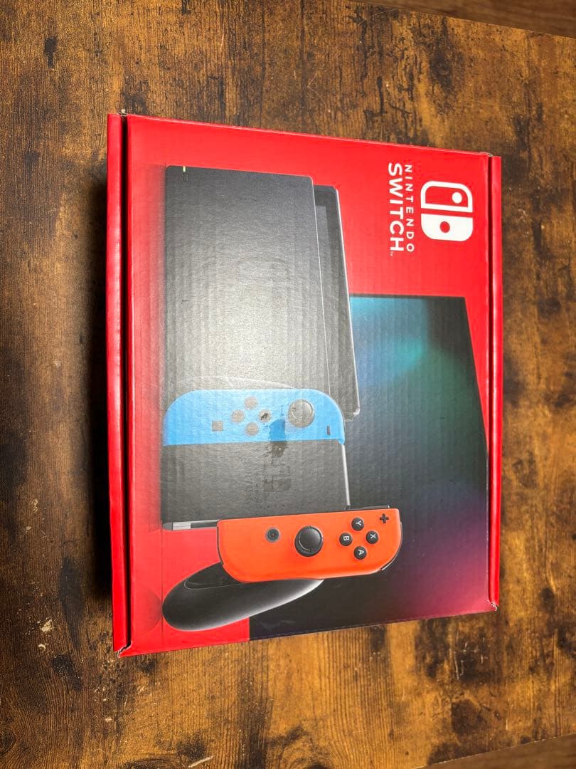Nintendo Switch 本体&赤と青のジョイコン