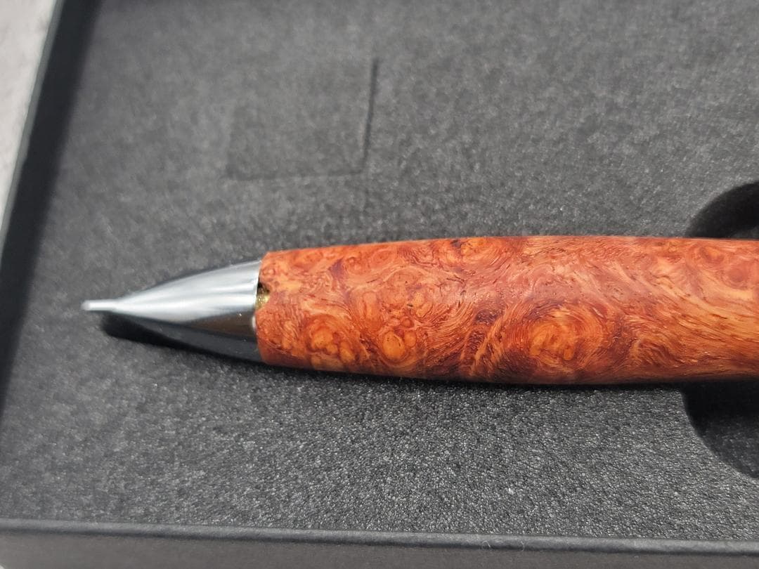 新品　こぶた工房　極上花梨瘤　紅白　欠けありシャープペンシル0.5