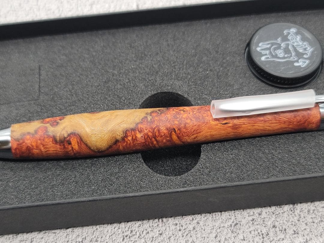 新品　こぶた工房　極上花梨瘤　紅白　欠けありシャープペンシル0.5