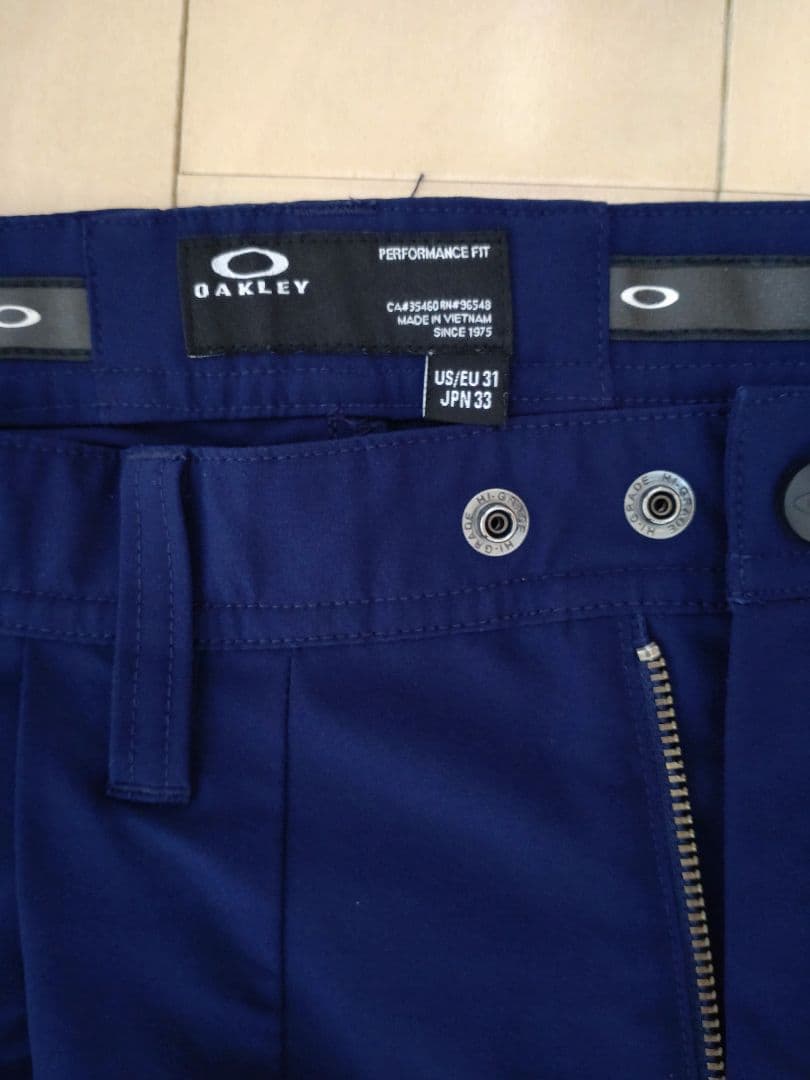 オークリー ゴルフパンツ ネイビー JPN33 ストレッチ　春秋向け
