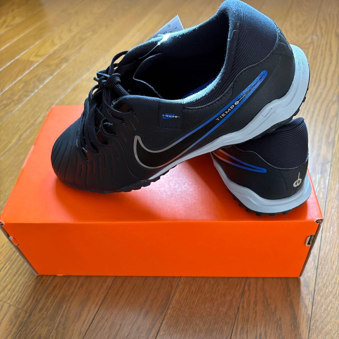 新品 NIKE ナイキ レジェンド10アカデミーTF 27.0㎝　トレシュー