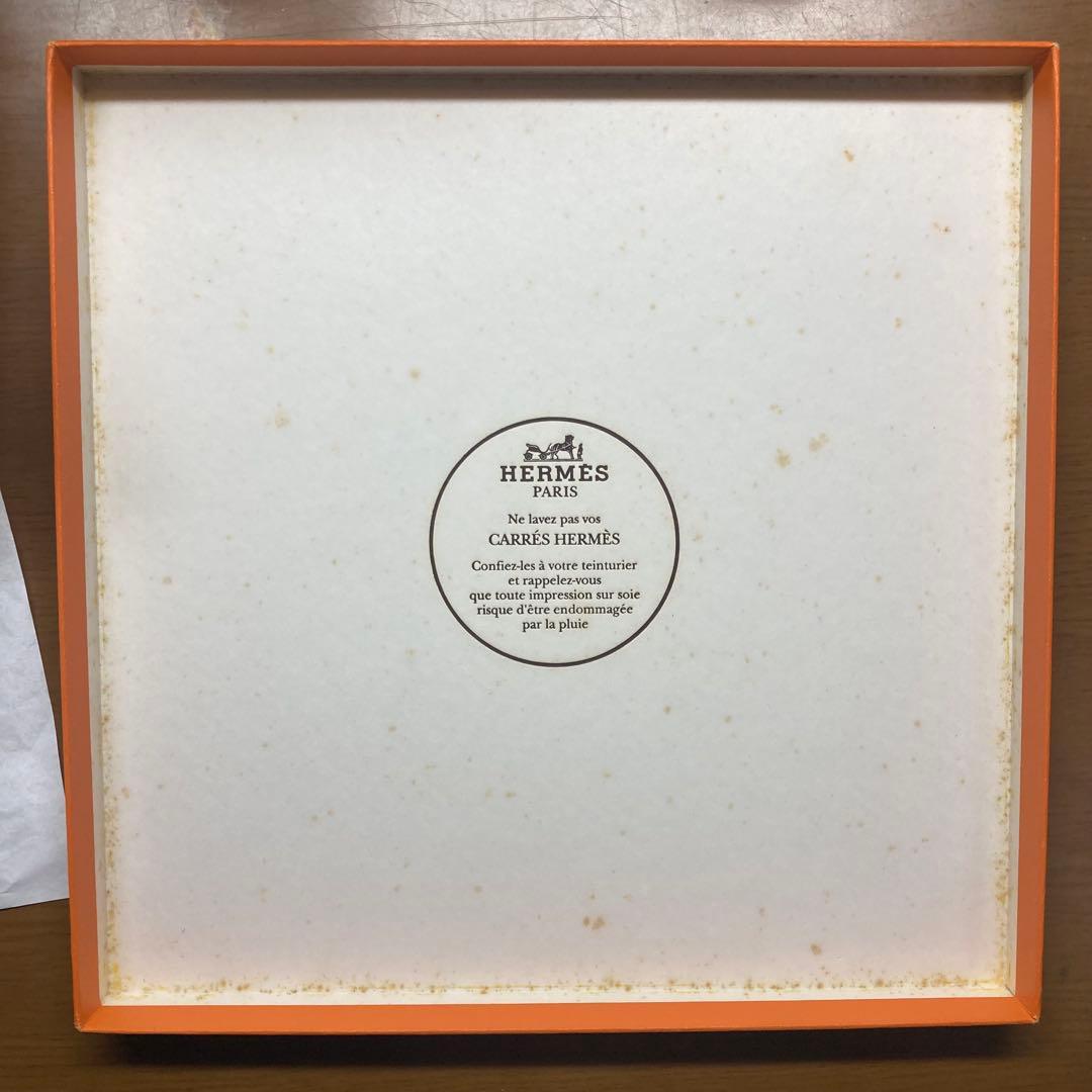 HERMES エルメス　シルクスカーフ　カレ90 鎧