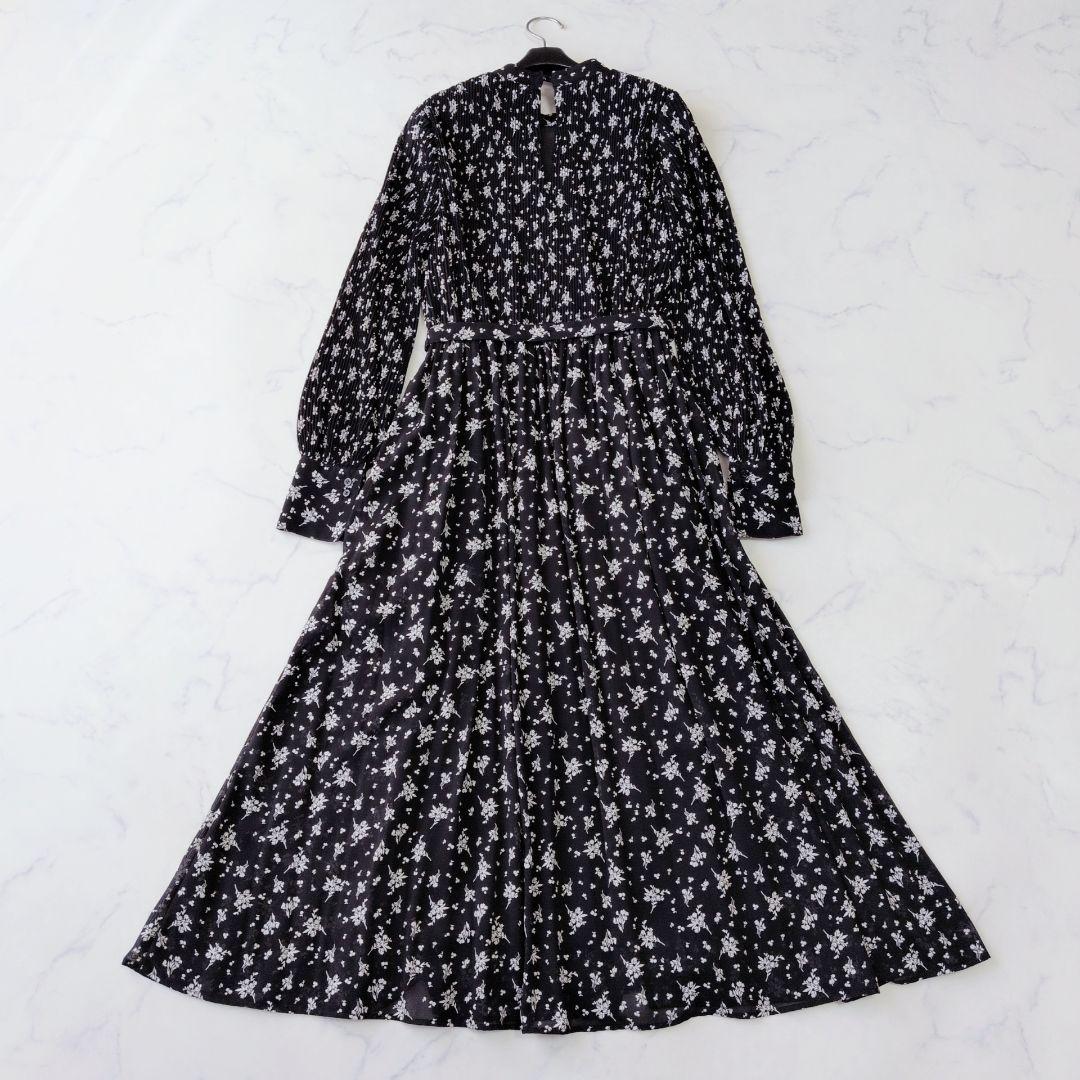 美品✨️ミラオーウェン ロングワンピース 花柄プリント 黒 プリーツ ベルト付き
