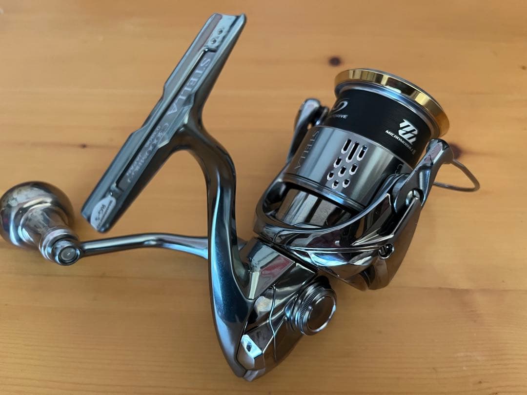 シマノ 18ステラ　STELLA C3000MHG リブレハンドルノブ付き