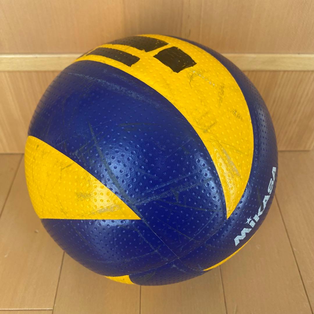 moltenモルテン /MIKASAミカサ　バレーボール 計2個　バッグセット