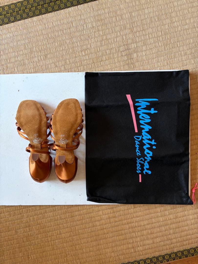 インターナショナル　レディースラテンシューズ