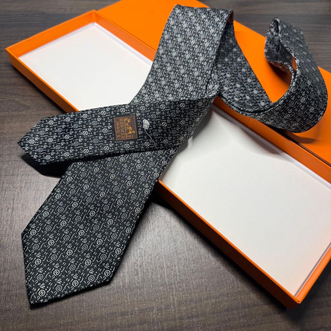 極美品 希少デザイン HERMES エルメス 数式 記号 Hロゴ ネクタイ