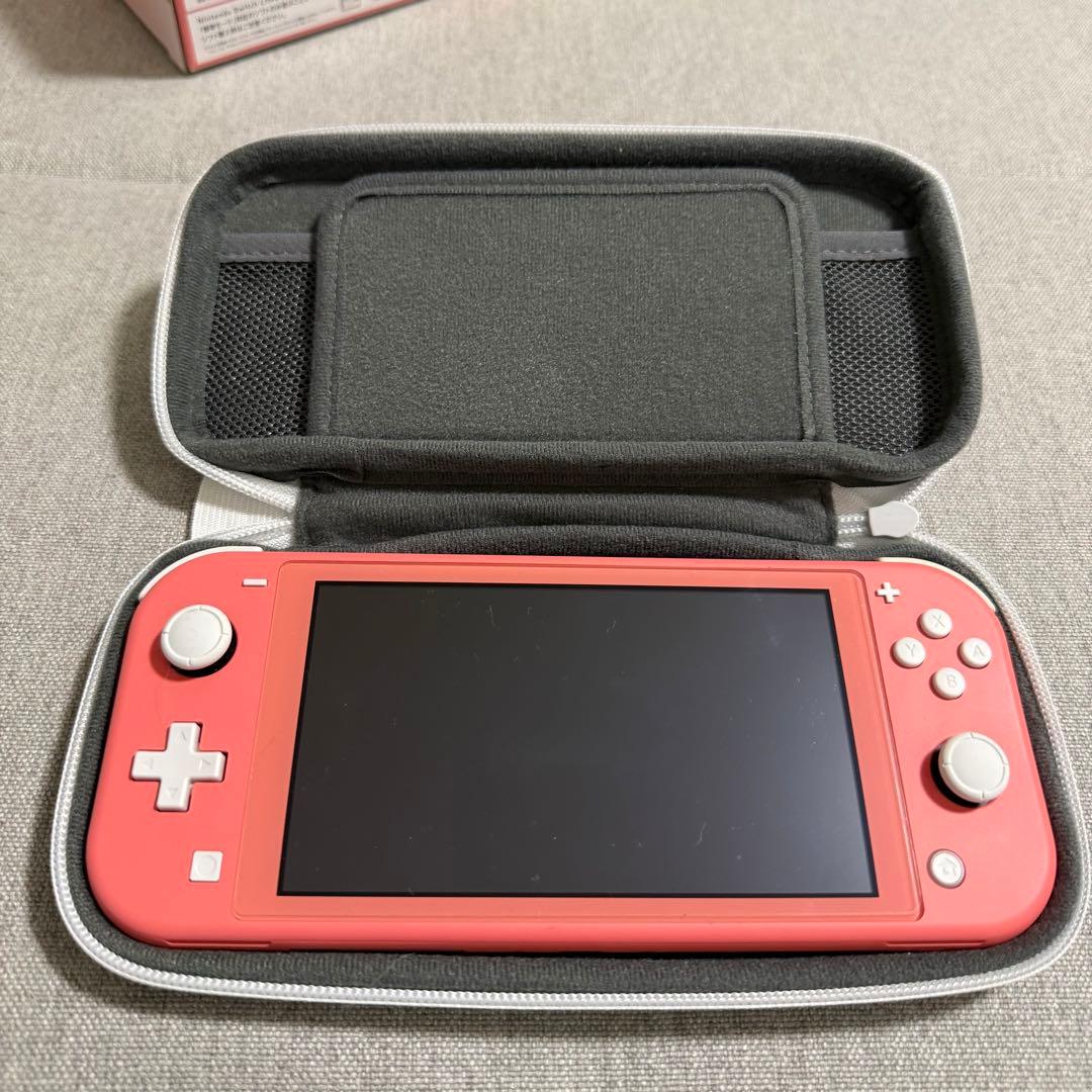 Nintendo Switch Lite コーラル色 専用ケース付き