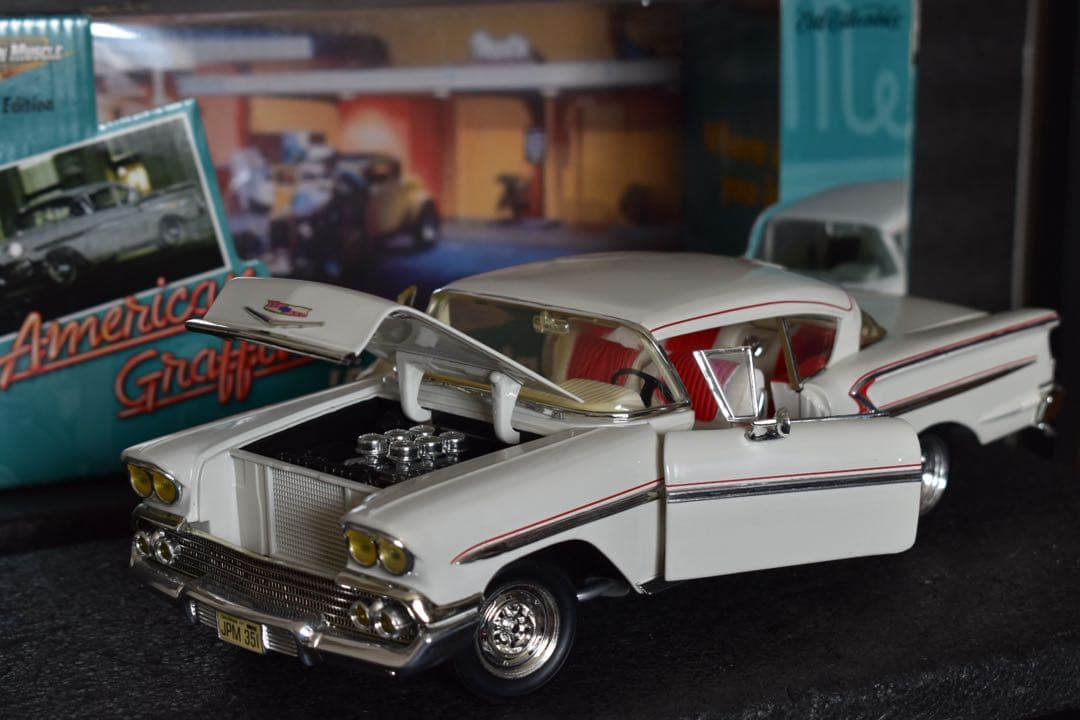 1/18 ERTL アメリカングラフィティ インパラ 劇中車 ミニカー