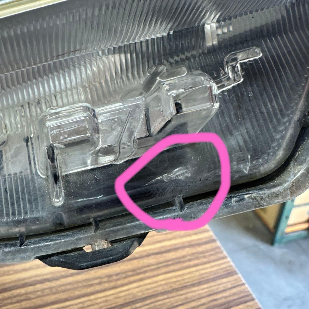 トヨタ　プリウス30 後期　HID ヘッドランプ　ヘッドライト　左右セット中古品