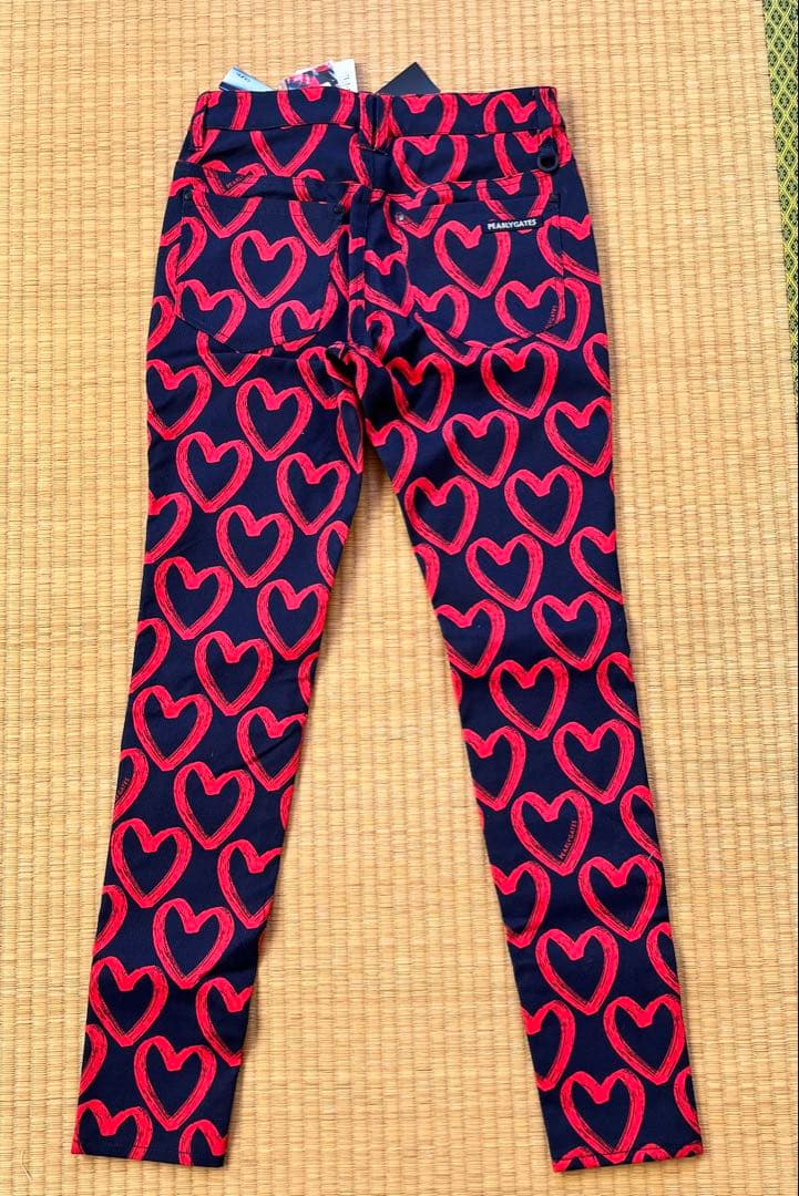 新品　PGレディース ゴルフパンツS ハート柄 ストレッチ ネイビー/レッド