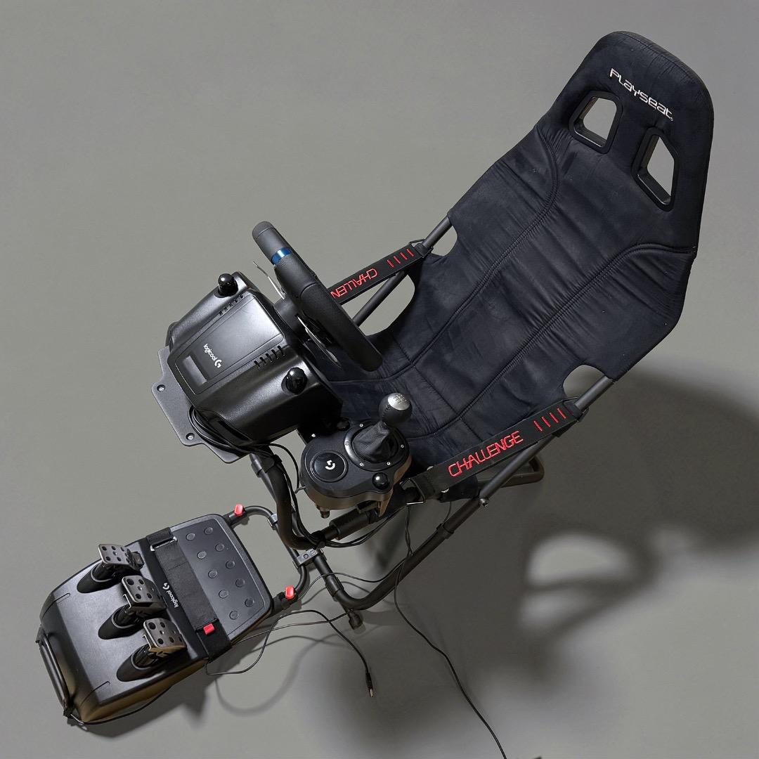 Playseat Challenge （折り畳み式レースゲーム用シート）