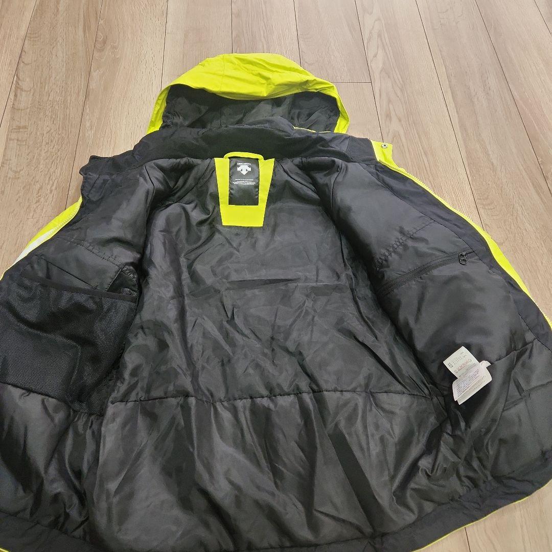 新品未使用 DESCENTE スキーウェアMサイズ
