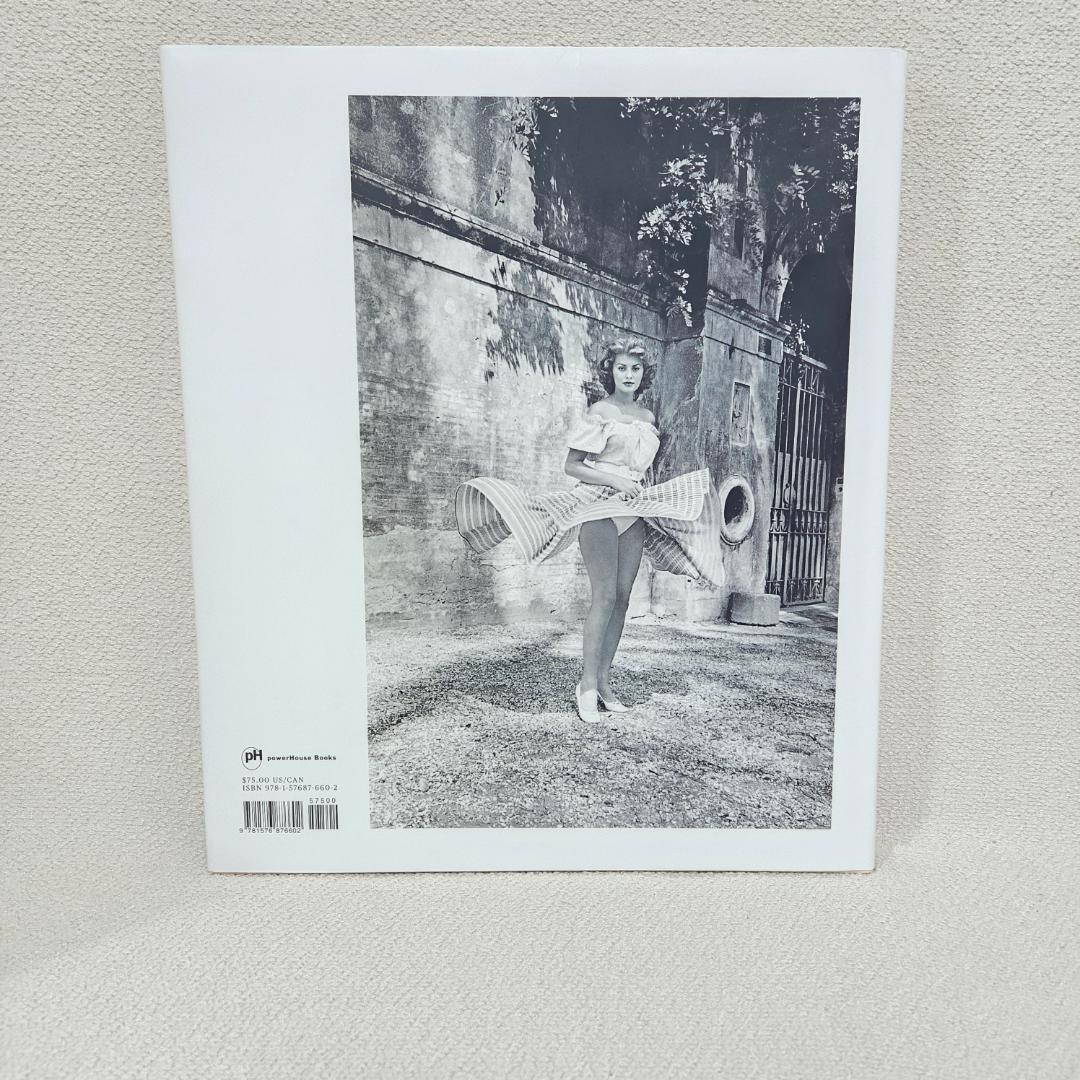 【洋書 写真】Ormond Gigli Girls in the Windows
