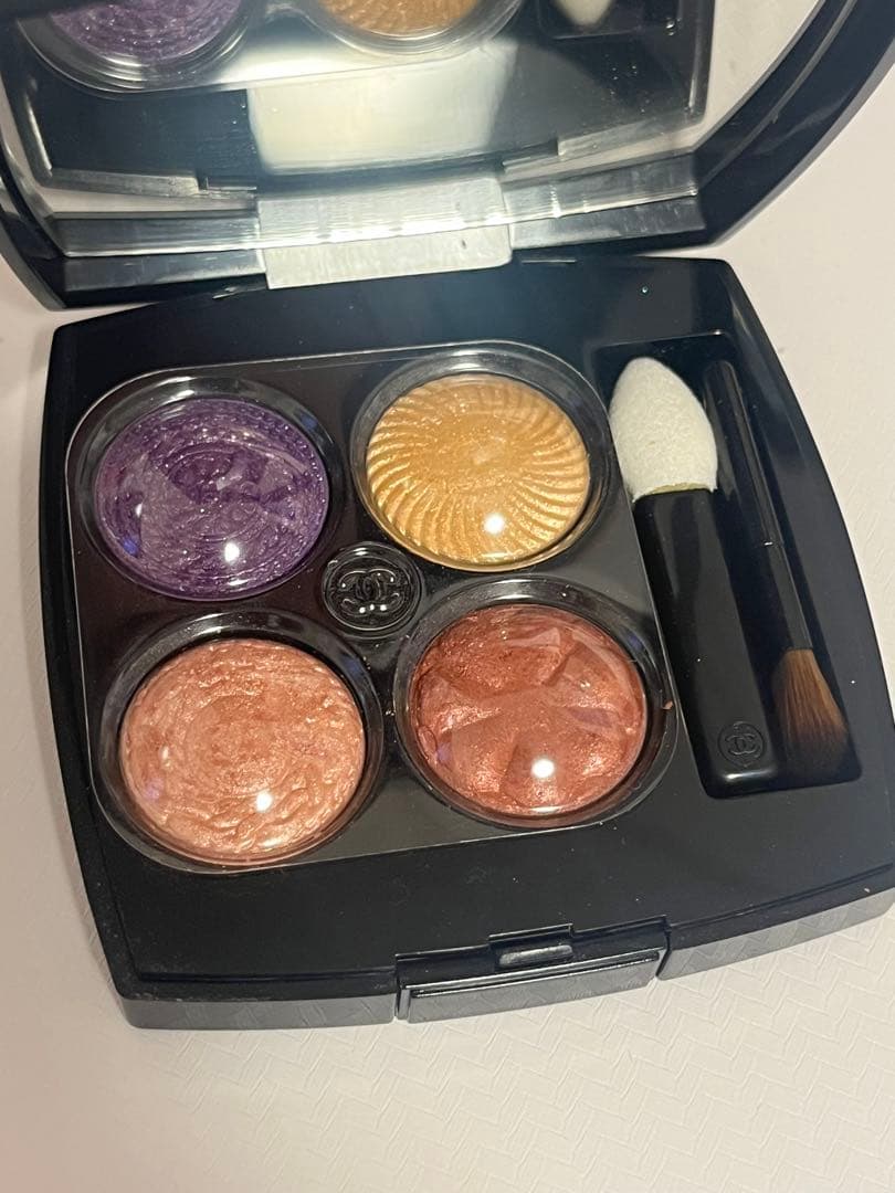 CHANEL アイシャドウ レキャトルオンブルブトン 239