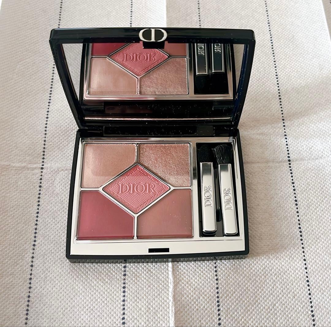 【値下・掲載（今週）】【未使用】Dior アイシャドウアイパレット　823