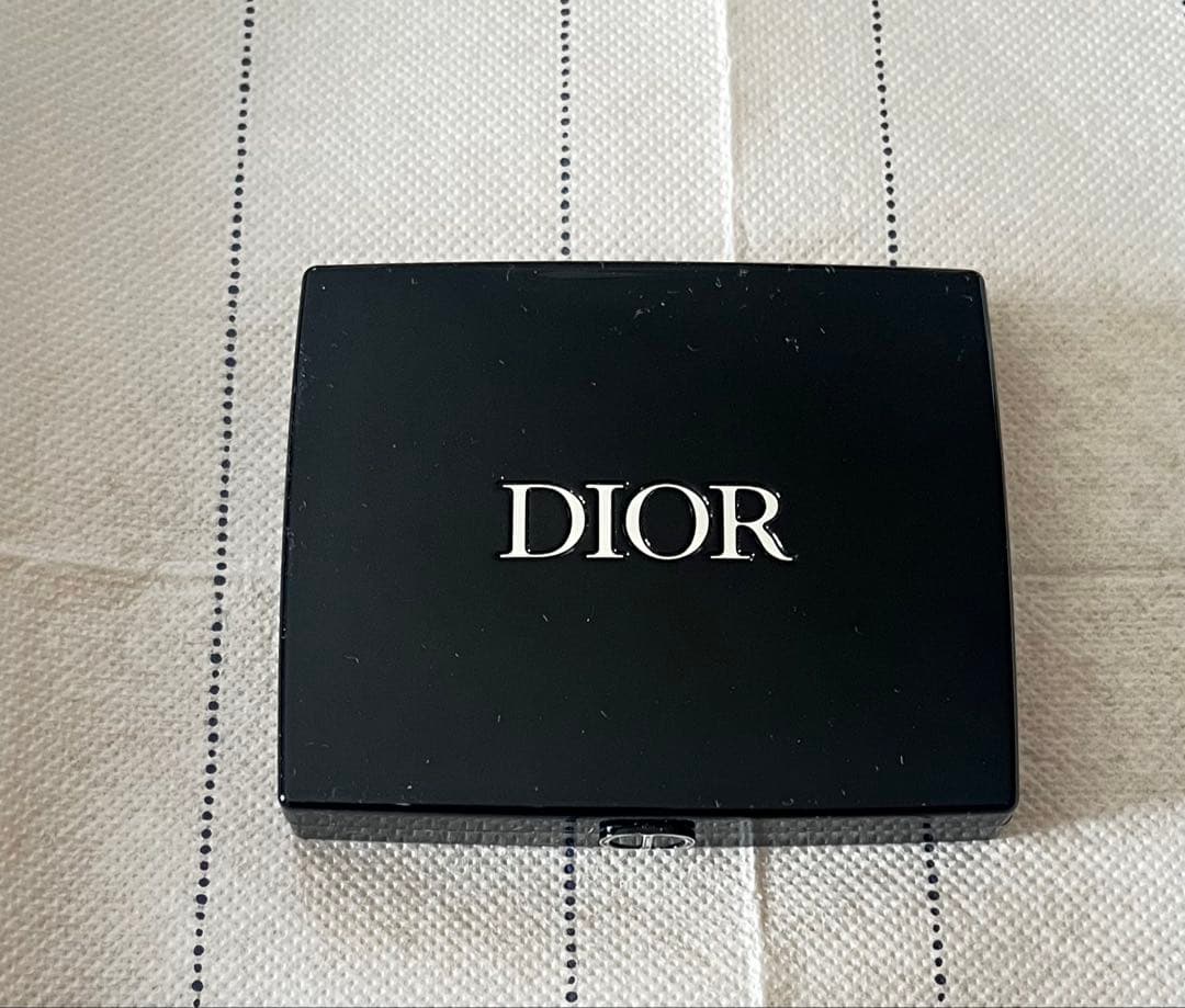 【値下・掲載（今週）】【未使用】Dior アイシャドウアイパレット　823