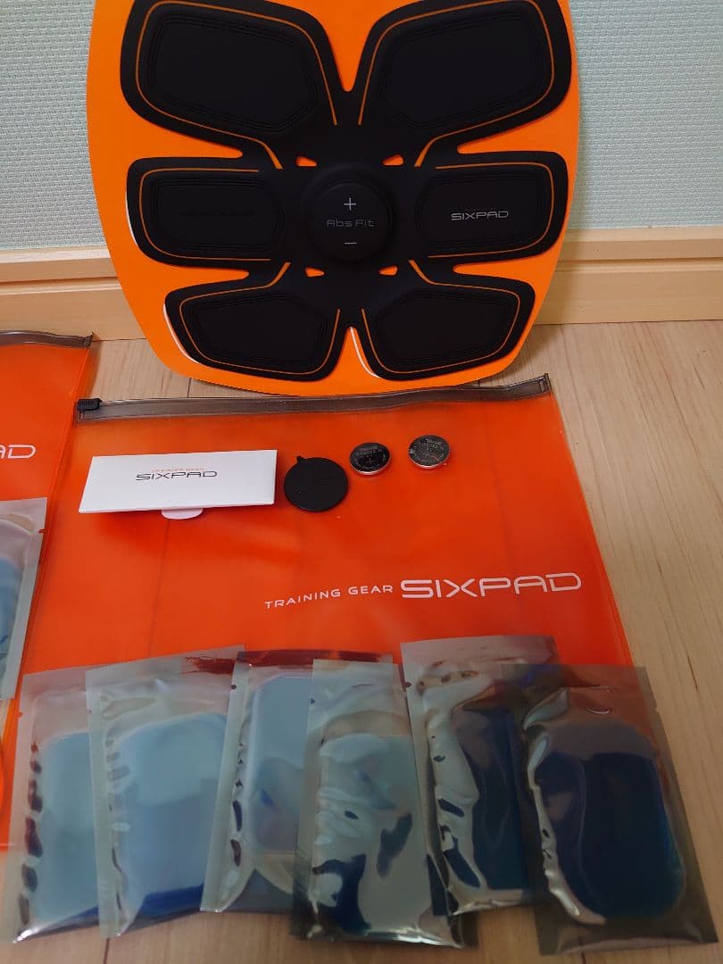 SIXPAD Body EMSトレーニング機器　シックスパッド　2種類