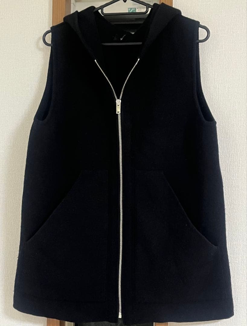 theory セオリー　Lana Cash Hooded Vest ブラック