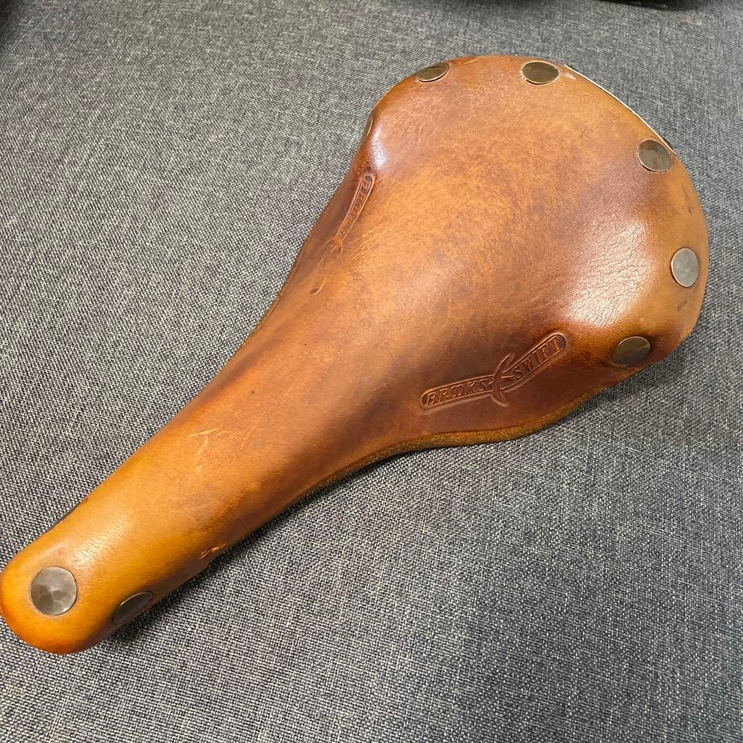 brooks swift サドル