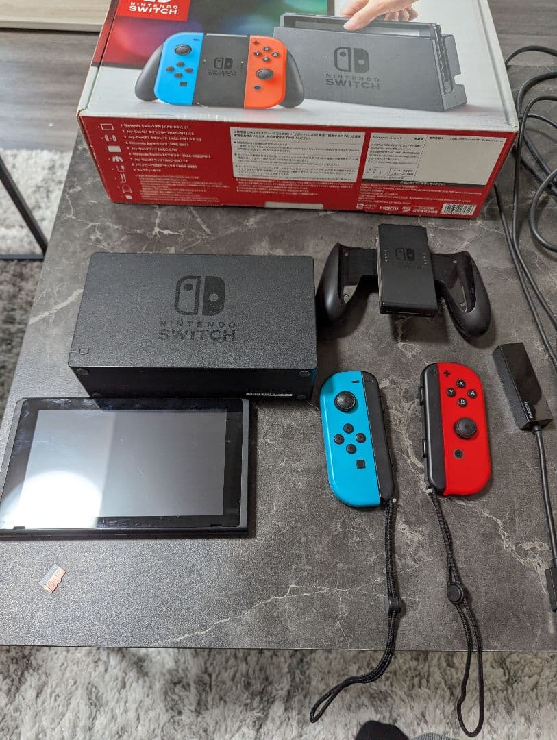 【64GBメモリカード付き】Nintendo Switch 本体