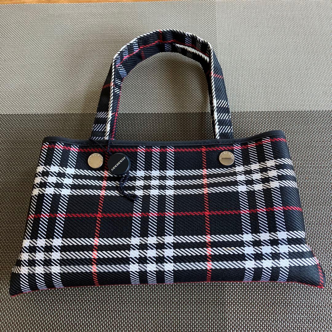 【未使用】バーバリー 折りたたみ傘　BURBERRY　ブラック ノバチェック