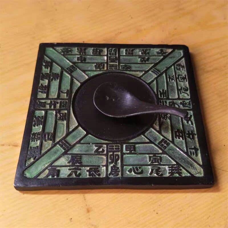 古代の羅針盤古青銅器思南置物装飾品四大発明品の一つ