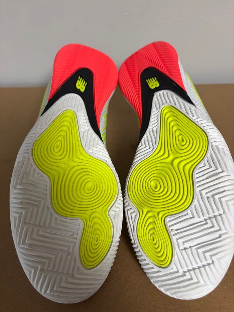 【最終値下げ】海外限定New Balance FURON iN V8