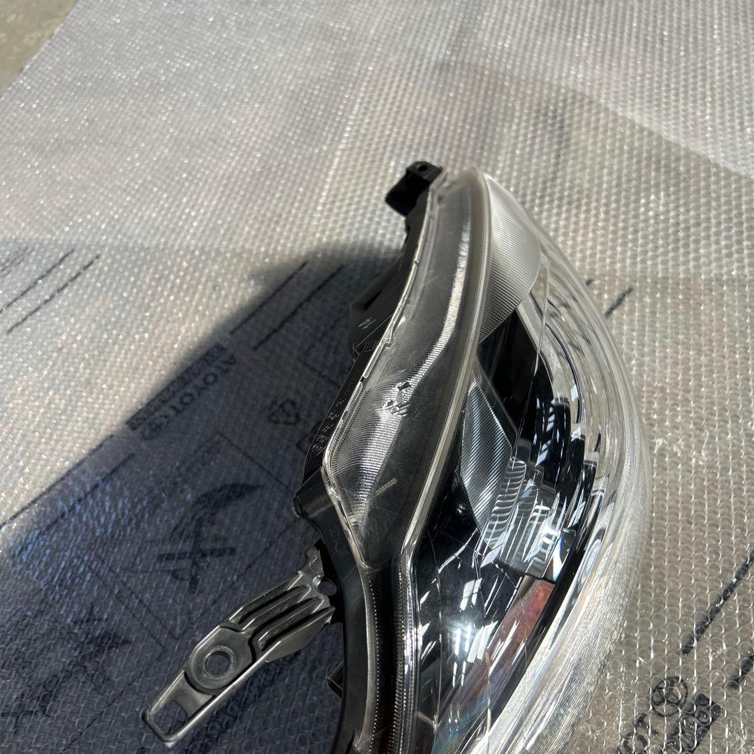 シエンタ　ヘッドライト　右　koito52-334 ジャンク品